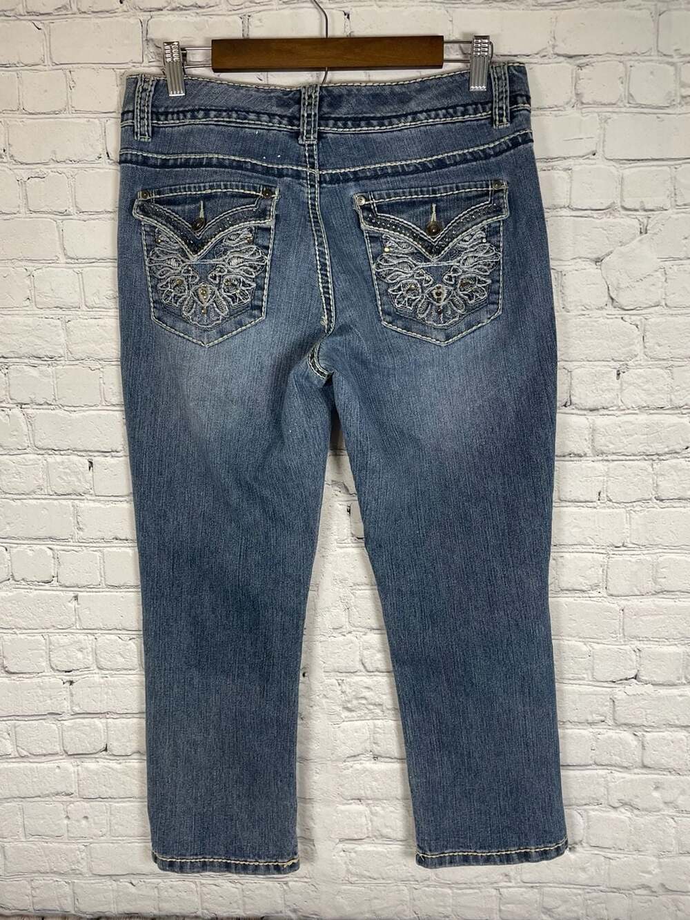 Nine West Date Night Fit Embellished Back Pocket Cropped Jeans Size 8